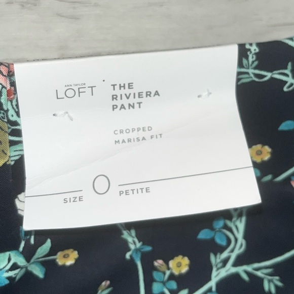 LOFT Navy Floral Riviera Pant Size 0P NWT - Picture 4 of 4